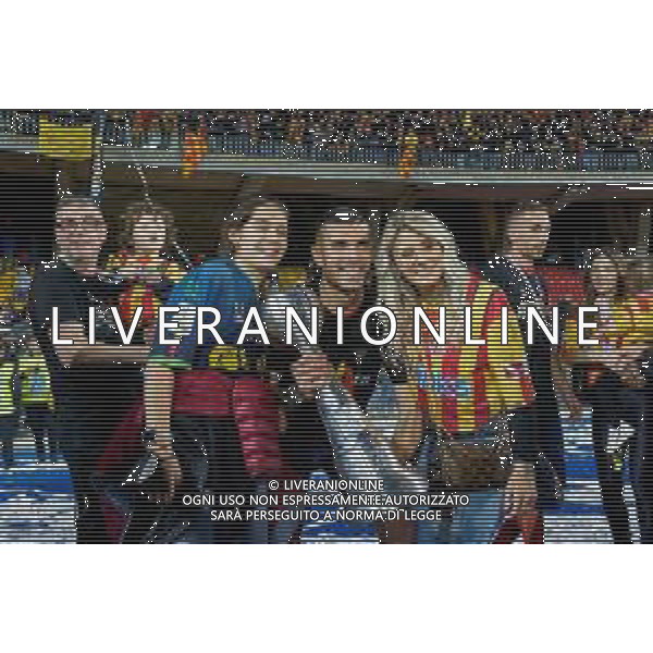 Emmanuele Mastrodonato/LMedia - US Lecce vs Pordenone Calcio - Italian soccer Serie B match 2021/2022 May 06 2022 - Stadio Via del Mare Lecce, Italy US Lecce vs Pordenone Calcio Photo showing: Mario Gargiulo (US Lecce) celebrates for the championship victory with the cup @Emmanuele Mastrodonato/LiveMedia AG ALDO LIVERANI SAS