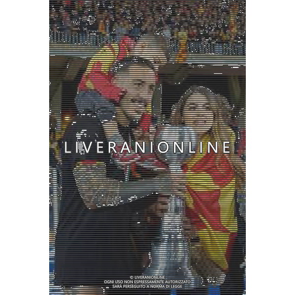 Emmanuele Mastrodonato/LMedia - US Lecce vs Pordenone Calcio - Italian soccer Serie B match 2021/2022 May 06 2022 - Stadio Via del Mare Lecce, Italy US Lecce vs Pordenone Calcio Photo showing: Francesco Di Mariano (US Lecce) celebrates for the championship victory with the cup @Emmanuele Mastrodonato/LiveMedia AG ALDO LIVERANI SAS
