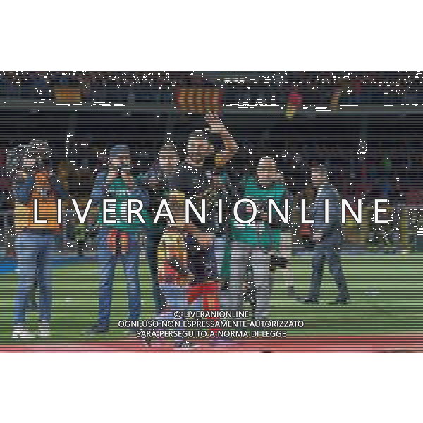 Emmanuele Mastrodonato/LMedia - US Lecce vs Pordenone Calcio - Italian soccer Serie B match 2021/2022 May 06 2022 - Stadio Via del Mare Lecce, Italy US Lecce vs Pordenone Calcio Photo showing: Massimo Coda (US Lecce) premio Pablito @Emmanuele Mastrodonato/LiveMedia AG ALDO LIVERANI SAS