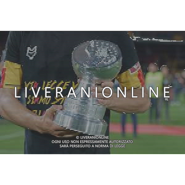 Emmanuele Mastrodonato/LMedia - US Lecce vs Pordenone Calcio - Italian soccer Serie B match 2021/2022 May 06 2022 - Stadio Via del Mare Lecce, Italy US Lecce vs Pordenone Calcio Photo showing: Premio Pablito Cup @Emmanuele Mastrodonato/LiveMedia AG ALDO LIVERANI SAS