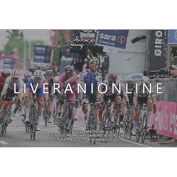 08-05-2022 Giro D\'italia; Tappa 03 Kaposvar - Balatonfured; 2022, Quick Step - Alpha Vinyl; 2022, Intermarche - Wanty Gobert; 2022, Groupama - Fdj; 2022, Uae Emirates; 2022, Alpecin - Fenix; Cavendish, Mark; Gyrmai Hailu, Biniam; Demare, Arnaud; Gaviria Rendon, Fernando; Mareczko, Jakub; Balatonfured; ©SIROTTI/AGENZIA ALDO LIVERANI SAS
