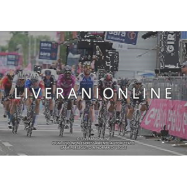 08-05-2022 Giro D\'italia; Tappa 03 Kaposvar - Balatonfured; 2022, Quick Step - Alpha Vinyl; 2022, Intermarche - Wanty Gobert; 2022, Groupama - Fdj; 2022, Uae Emirates; 2022, Alpecin - Fenix; Cavendish, Mark; Gyrmai Hailu, Biniam; Demare, Arnaud; Gaviria Rendon, Fernando; Mareczko, Jakub; Balatonfured; ©SIROTTI/AGENZIA ALDO LIVERANI SAS