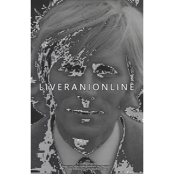 RETROSPETTIVA NINO FERRER PSEUDONIMO AGOSTINO ARTURO MARIA FERRARI CANTAUTORE ANTROPOLOGO E ETNOLOGO NELLA FOTO NINO FERRER A ROMA NELL\'ANNO 1968 AG ALDO LIVERANI SAS