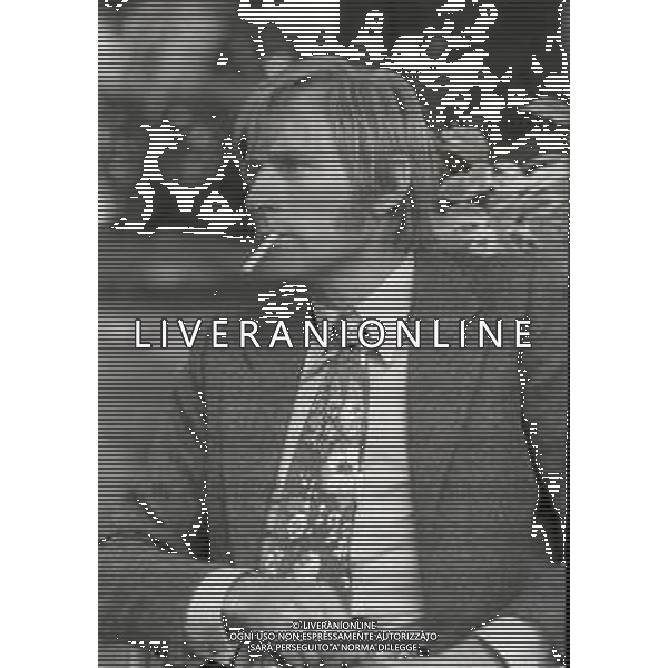RETROSPETTIVA NINO FERRER PSEUDONIMO AGOSTINO ARTURO MARIA FERRARI CANTAUTORE ANTROPOLOGO E ETNOLOGO NELLA FOTO NINO FERRER A SALSOMAGGIORE NELL\'ANNO 1969 AG ALDO LIVERANI SAS 