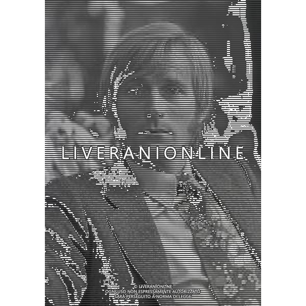 RETROSPETTIVA NINO FERRER PSEUDONIMO AGOSTINO ARTURO MARIA FERRARI CANTAUTORE ANTROPOLOGO E ETNOLOGO NELLA FOTO NINO FERRER A SALSOMAGGIORE NELL\'ANNO 1969 AG ALDO LIVERANI SAS 