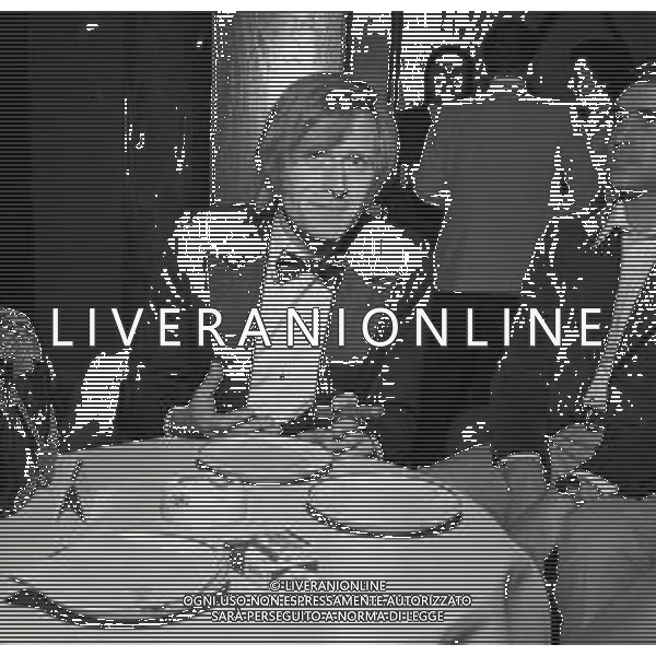 NINO FERRER PSEUDONIMO AGOSTINO ARTURO MARIA FERRARI CANTAUTORE ANTROPOLOGO E ETNOLOGO NELLA FOTO NINO FERRER NELL\'ANNO 1970 A SALSOMAGGIORE AL PREMIO REGIA TELEVISIVA AG ALDO LIVERANI SAS  