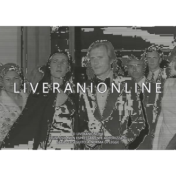 RETROSPETTIVA NINO FERRER PSEUDONIMO AGOSTINO ARTURO MARIA FERRARI CANTAUTORE ANTROPOLOGO E ETNOLOGO NELLA FOTO NINO FERRER NELL\'ANNO 1972 A CANNES CON LA MOGLIE AG ALDO LIVERANI SAS 