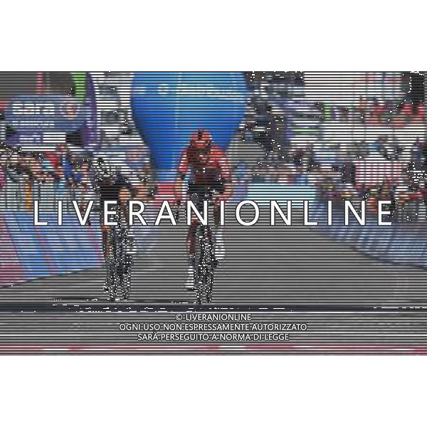 10-05-2022 Giro D\'italia; Tappa 04 Avola - Etna; 2022, Lotto - Soudal; 2022, Quick Step - Alpha Vinyl; Moniquet, Sylvain; Vansevenant, Mauri; Etna; ©SIROTTI / AGENZIA ALDO LIVERANI SAS