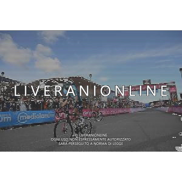 10-05-2022 Giro D\'italia; Tappa 04 Avola - Etna; 2022, Bora - Hansgrohe; 2022, Trek - Segafredo; Kamna, Lennard; Lopez, Juan Pedro; Etna; ©SIROTTI / AGENZIA ALDO LIVERANI SAS