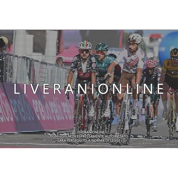 10-05-2022 Giro D\'italia; Tappa 04 Avola - Etna; 2022, Drone Hopper - Androni; 2022, Ag2r - Citroen; Cepeda, Jefferson; Cherel, Mikael; Etna; ©SIROTTI / AGENZIA ALDO LIVERANI SAS
