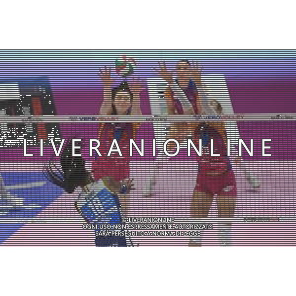 ¬© TVRG Paola Egonu (Imoco Volley Conegliano) contro il muro di Dana Lynn Rettke (Vero Volley Monza) SX e Anna Davyskiba (Vero Volley Monza) DX Vero Volley Monza vs Prosecco DOC Imoco Volley Conegliano Monza 10-05-2022 Arena di Monza campionato femminile Serie A1 gara 4 finale playoff scudetto foto Roberto Garavaglia/ag. Aldo Liverani sas / AGENZIA ALDO LIVERANI SAS