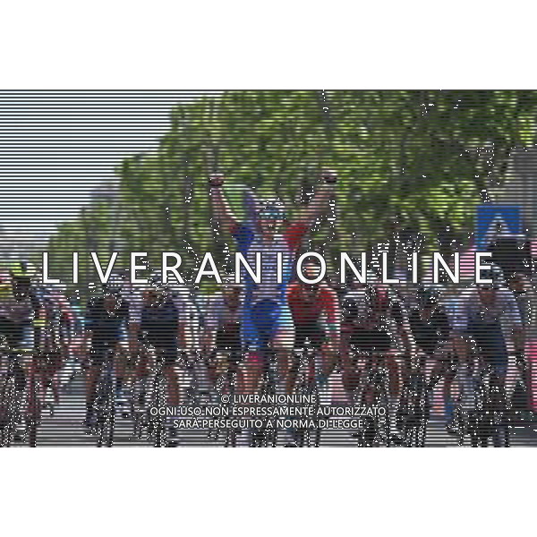 11-05-2022 Giro D\'italia; Tappa 05 Catania - Messina; 2022, Groupama - Fdj; 2022, Israel - Premier Tech; 2022, Uae Emirates; Demare, Arnaud; Nizzolo, Giacomo; Gaviria Rendon, Fernando; Messina; ©SIROTTI/ AGENZIA ALDO LIVERANI SAS