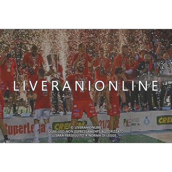 Roberto Bartomeoli/LMedia - Play Off - Cucine Lube Civitanova vs Sir Safety Conad Perugia - Volleyball Italian Serie A Men Superleague Championship 2021/2022 May 11 2022 - Eurosuole Forum Civitanova Marche, Italy Play Off - Cucine Lube Civitanova vs Sir Safety Conad Perugia Photo showing: Osmany Juantorena #5 (Cucine Lube Civitanova) Awards ceremony @Roberto Bartomeoli/LiveMedia / AGENZIA ALDO LIVERANI SAS
