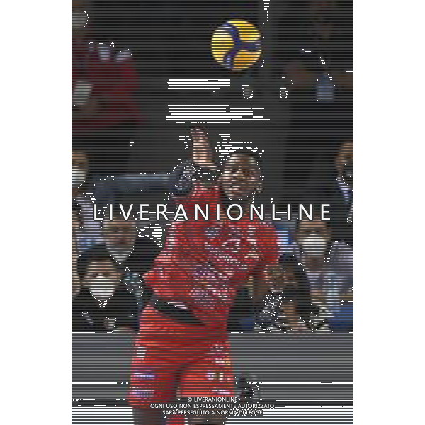 Roberto Bartomeoli/LMedia - Play Off - Cucine Lube Civitanova vs Sir Safety Conad Perugia - Volleyball Italian Serie A Men Superleague Championship 2021/2022 May 11 2022 - Eurosuole Forum Civitanova Marche, Italy Play Off - Cucine Lube Civitanova vs Sir Safety Conad Perugia Photo showing: Serve of Marlon Yant #23 (Cucine Lube Civitanova) @Roberto Bartomeoli/LiveMedia / AGENZIA ALDO LIVERANI SAS