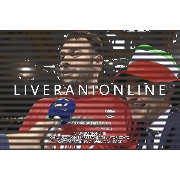 Roberto Bartomeoli/LMedia - Play Off - Cucine Lube Civitanova vs Sir Safety Conad Perugia - Volleyball Italian Serie A Men Superleague Championship 2021/2022 May 11 2022 - Eurosuole Forum Civitanova Marche, Italy Play Off - Cucine Lube Civitanova vs Sir Safety Conad Perugia Photo showing: Luciano De Cecco #15 (Cucine Lube Civitanova) and Gianlorenzo Blengini (Coach of Cucine Lube Civitanova) @Roberto Bartomeoli/LiveMedia / AGENZIA ALDO LIVERANI SAS