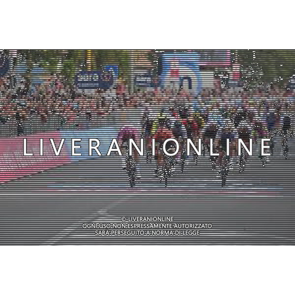 12-05-2022 Giro D\'italia; Tappa 06 Palmi - Scalea; 2022, Groupama - Fdj; 2022, Lotto - Soudal; 2022, Quick Step - Alpha Vinyl; Demare, Arnaud; Ewan, Caleb; Cavendish, Mark; Scalea; ©SIROTTI/AGENZIA ALDO LIVERANI SAS