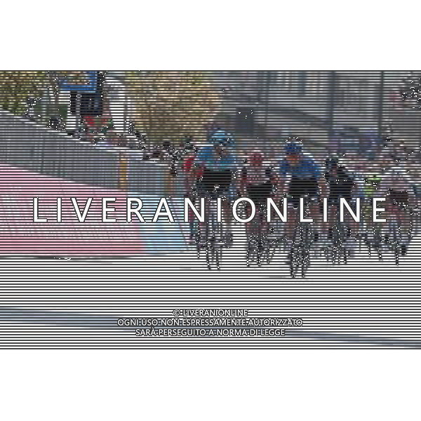 13-05-2022 Giro D\'italia; Tappa 07 Diamante - Potenza; 2022, Bora - Hansgrohe; 2022, Eolo - Kometa; Kamna, Lennard; Albanese, Vincenzo; Potenza; ©SIROTTI / AGENZIA ALDO LIVERANI SAS
