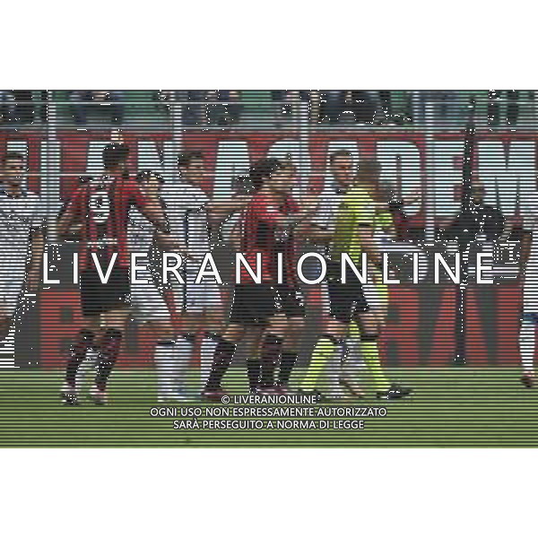 proteste Milan con l\'arbitro Daniele Orsato di Schio (VI) Milan vs Atalanta Milano 15-05-2022 Stadio Giuseppe Meazza - San Siro Campionato Serie A TIM - 37a giornata foto Roberto Garavaglia/ag. Aldo Liverani sas/ AGENZIA ALDO LIVERANI SAS