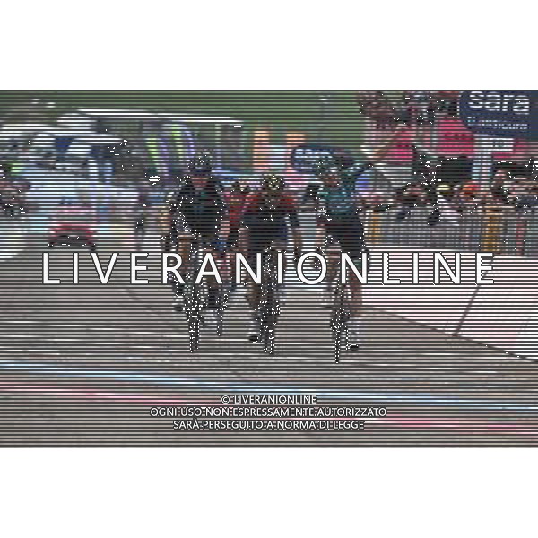 15-05-2022 Giro D\'italia; Tappa 09 Isernia - Blockhaus; 2022, Bora - Hansgrohe; 2022, Ineos - Grenadiers; 2022, Dsm; Hindley, Jai; Carapaz Antonio, Richard Antonio; Bardet, Romain; Blockhaus; ©SIROTTI/ AGENZIA ALDO LIVERANI SAS