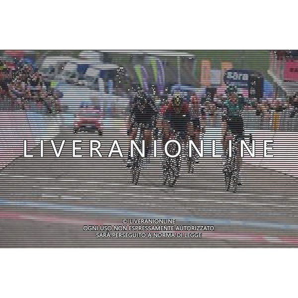 15-05-2022 Giro D\'italia; Tappa 09 Isernia - Blockhaus; 2022, Bora - Hansgrohe; 2022, Ineos - Grenadiers; 2022, Dsm; Hindley, Jai; Carapaz Antonio, Richard Antonio; Bardet, Romain; Blockhaus; ©SIROTTI/ AGENZIA ALDO LIVERANI SAS
