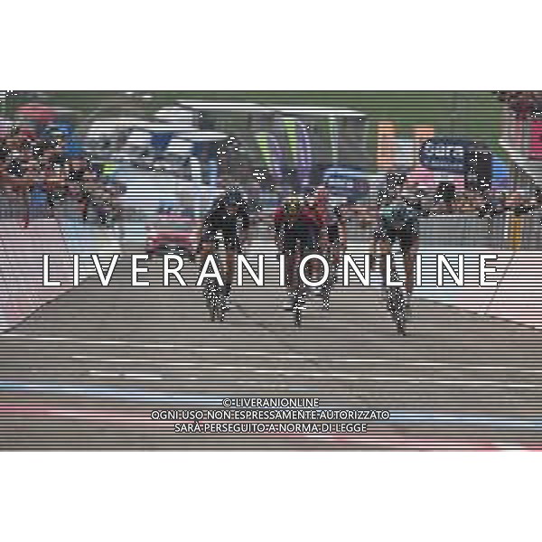 15-05-2022 Giro D\'italia; Tappa 09 Isernia - Blockhaus; 2022, Bora - Hansgrohe; 2022, Ineos - Grenadiers; 2022, Dsm; Hindley, Jai; Carapaz Antonio, Richard Antonio; Bardet, Romain; Blockhaus; ©SIROTTI/ AGENZIA ALDO LIVERANI SAS