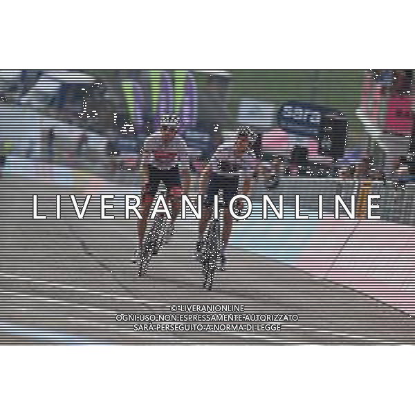 15-05-2022 Giro D\'italia; Tappa 09 Isernia - Blockhaus; 2022, Quick Step - Alpha Vinyl; 2022, Trek - Segafredo; Vansevenant, Mauri; Mollema, Bauke; Blockhaus; ©SIROTTI/ AGENZIA ALDO LIVERANI SAS