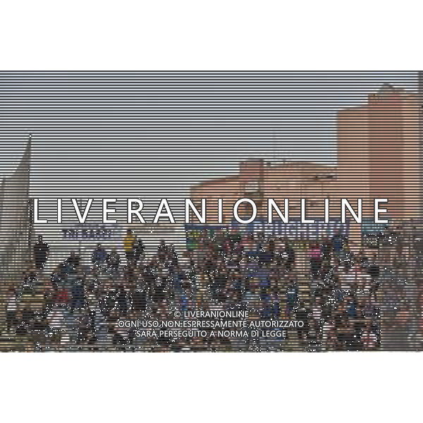 15-5-2022. Cagliari Calcio-Inter F.C., 37° giornata Serie A 2021/2022. Italia, Sardegna, Cagliari, stadio Unipol Domus. Salvatore Moi/Aldo Liverani s.a.s.. Nella foto: Tifosi dell\'Inter in trasferta, nel settore ospiti, nello stadio Unipol Domus di Cagliari ©MOI / AGENZIA ALDO LIVERANI SAS