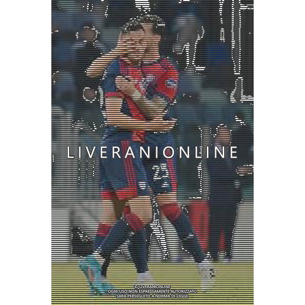 15-5-2022. Cagliari Calcio-Inter F.C., 37° giornata Serie A 2021/2022. Italia, Sardegna, Cagliari, stadio Unipol Domus. Salvatore Moi/Aldo Liverani s.a.s.. Nella foto: Gol del Cagliari contro Inter in casa, nello stadio Unipol Domus di Cagliari. Segna: Charalampos Lykogiannis Cagliari - esultanza ©MOI / AGENZIA ALDO LIVERANI SAS
