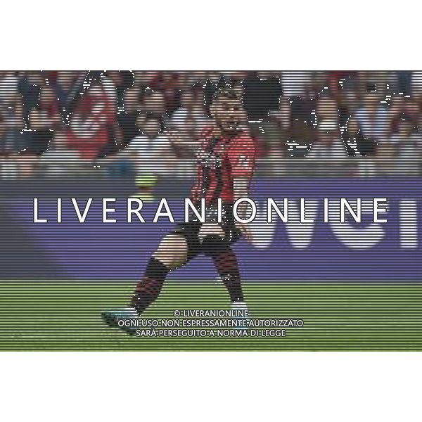 Theo Hernandez (Milan) osserva il pallone finire in rete per il gol del 2 a 0 al termine della sua azione personale Milan vs Atalanta Milano 15-05-2022 Stadio Giuseppe Meazza - San Siro Campionato Serie A TIM - 37a giornata foto Roberto Garavaglia/ag. Aldo Liverani sas