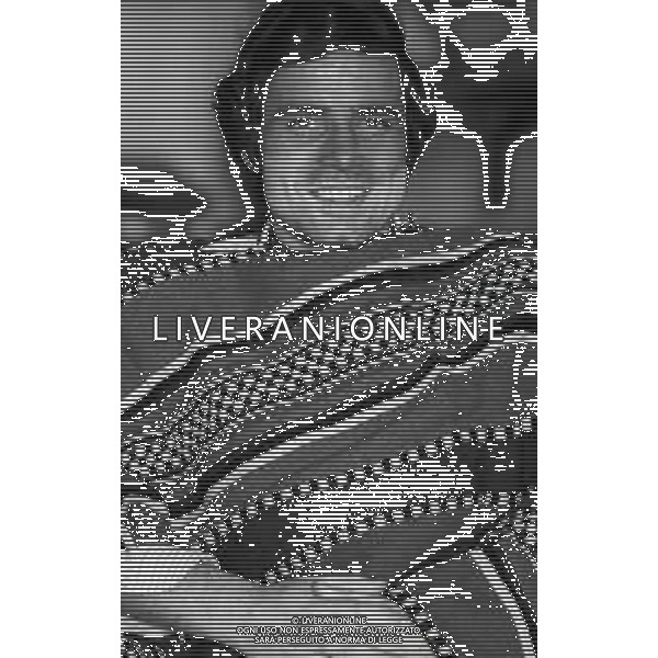 RETROSPETTIVA NINO CASTELNUOVO ATTORE NELLA FOTO NINO CASTELNUOVO NELL\'ANNO 1969 SUL SET A ROMA AG ALDO LIVERANI SAS  