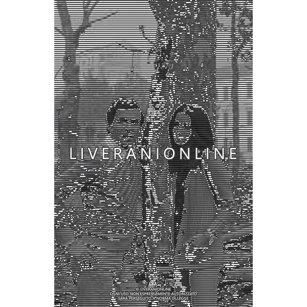 RETROSPETTIVA NINO CASTELNUOVO ATTORE NELLA FOTO NINO CASTELNUOVO CON PAOLA GASSMAN NELL\'ANNO 1972 A MILANO AG ALDO LIVERANI SAS