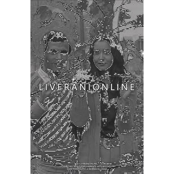 RETROSPETTIVA NINO CASTELNUOVO ATTORE NELLA FOTO NINO CASTELNUOVO CON PAOLA GASSMAN NELL\'ANNO 1972 A MILANO AG ALDO LIVERANI SAS