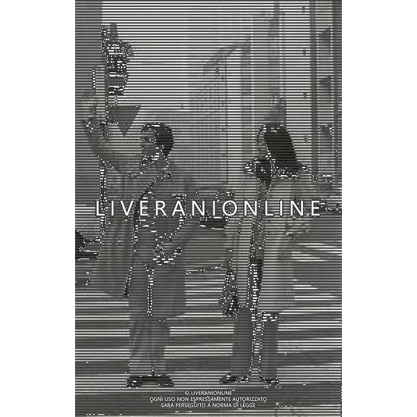 RETROSPETTIVA NINO CASTELNUOVO ATTORE NELLA FOTO NINO CASTELNUOVO CON PAOLA GASSMAN NELL\'ANNO 1972 A MILANO AG ALDO LIVERANI SAS