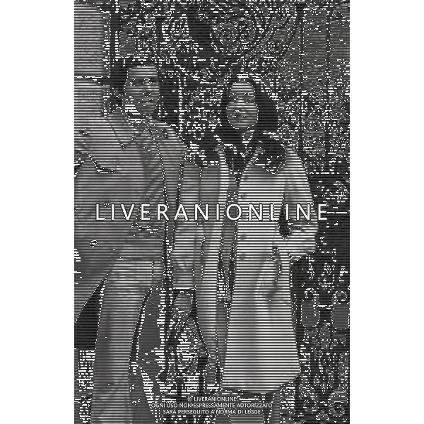 RETROSPETTIVA NINO CASTELNUOVO ATTORE NELLA FOTO NINO CASTELNUOVO CON PAOLA GASSMAN NELL\'ANNO 1972 A MILANO AG ALDO LIVERANI SAS