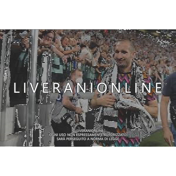 Torino 16.05.2022 Allianz Stadium ©Manuela Viganti/Agenzia Aldo Liverani Juventus vs Lazio Campionato Calcio Serie A TIM - 37a giornata Nella foto: giorgio chiellini saluta per l\'ultima volta i tifosi bianconeri ©VIGANTI/AGENZIA ALDO LIVERANI SAS