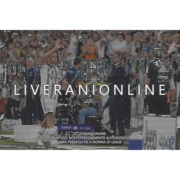 Torino 16.05.2022 Allianz Stadium ©Manuela Viganti/Agenzia Aldo Liverani Juventus vs Lazio Campionato Calcio Serie A TIM - 37a giornata Nella foto: paulo dybala commosso per la sua ultima partita con la juventus esce dal campo ©VIGANTI/AGENZIA ALDO LIVERANI SAS
