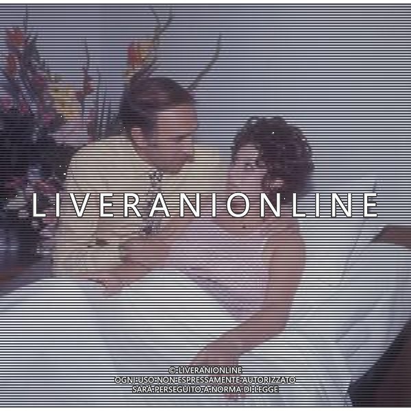RETROSPETTIVA PIPPO BAUDO PRESENTATORE TELEVISIVO NELLA FOTO PIPPO BAUDO CON LA MOGLIE ANGELA LIPPI ANNI 1960-1970 AG ALDO LIVERANI SAS