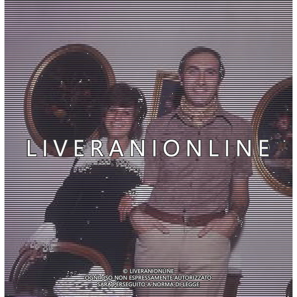 RETROSPETTIVA PIPPO BAUDO PRESENTATORE TELEVISIVO NELLA FOTO PIPPO BAUDO CON LA MOGLIE ANGELA LIPPI ANNI 1960-1970 AG ALDO LIVERANI SAS