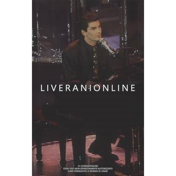 RETROSPETTIVA TYRONE POWER JR CANTANTE NELLA FOTO TYRONE POWER JUNIOR A SANREMO NELL\'ANNO 1990 AG ALDO LIVERANI SAS