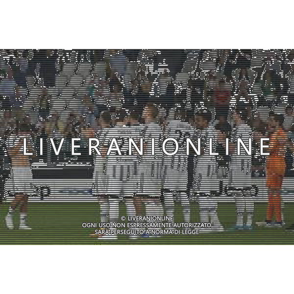 Torino 16.05.2022 Allianz Stadium ©Manuela Viganti/Agenzia Aldo Liverani Juventus vs Lazio Campionato Calcio Serie A TIM - 37a giornata Nella foto: Paulo Dybala commosso viene salutato dai compagni