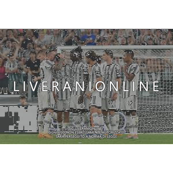 Torino 16.05.2022 Allianz Stadium ©Manuela Viganti/Agenzia Aldo Liverani Juventus vs Lazio Campionato Calcio Serie A TIM - 37a giornata Nella foto: Paulo Dybala lascia il campo nella sua ultima partita con la maglia della Juventus