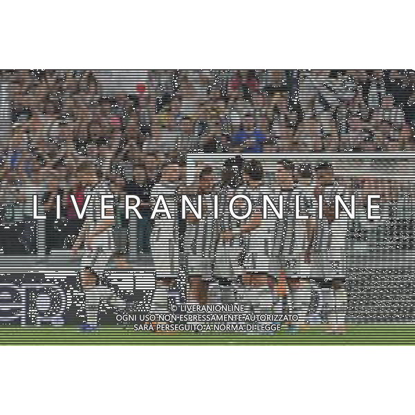 Torino 16.05.2022 Allianz Stadium ©Manuela Viganti/Agenzia Aldo Liverani Juventus vs Lazio Campionato Calcio Serie A TIM - 37a giornata Nella foto: Paulo Dybala lascia il campo nella sua ultima partita con la maglia della Juventus