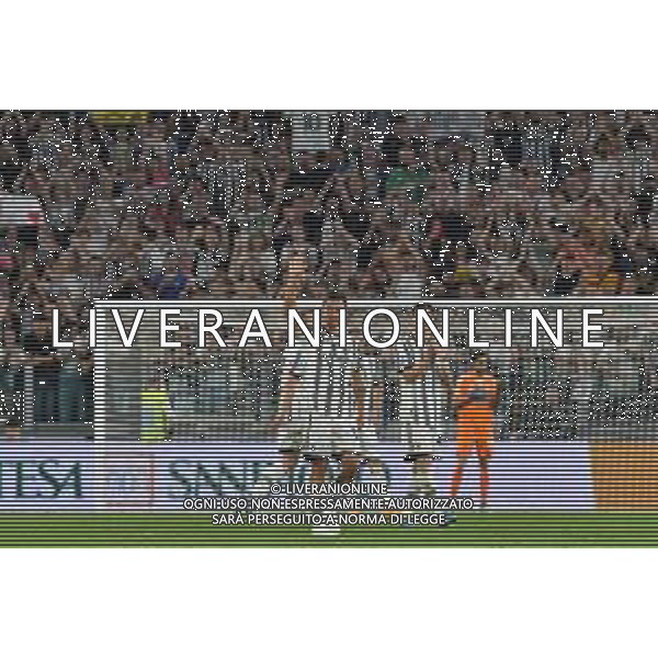 Torino 16.05.2022 Allianz Stadium ©Manuela Viganti/Agenzia Aldo Liverani Juventus vs Lazio Campionato Calcio Serie A TIM - 37a giornata Nella foto: Paulo Dybala lascia il campo nella sua ultima partita con la maglia della Juventus