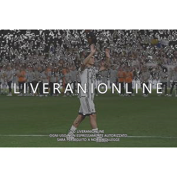 Torino 16.05.2022 Allianz Stadium ©Manuela Viganti/Agenzia Aldo Liverani Juventus vs Lazio Campionato Calcio Serie A TIM - 37a giornata Nella foto: paulo dybala commosso saluta i tifosi della juventus all\'allianza stadium per l\'ultima volta