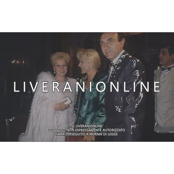 RETROSPETTIVA PIPPO BAUDO PRESENTATORE TELEVISIVO NELLA FOTO CON LA MOGLIE KATIA RICCIARELLI E SYLVIE VARTAN NELL\'ANNO 1986 ©ARCHIVIO/AGENZIA ALDO LIVERANI SAS