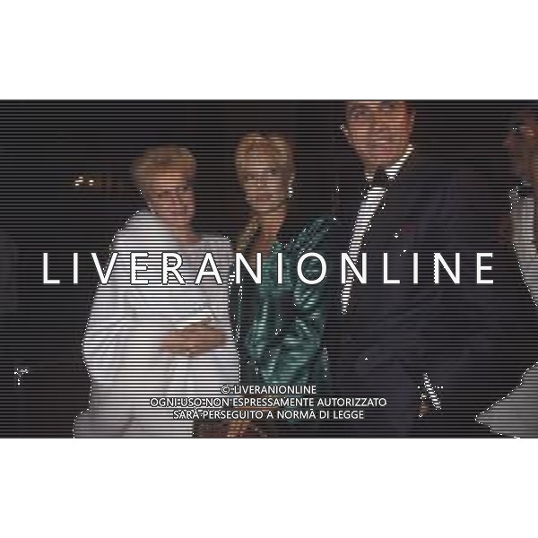 RETROSPETTIVA PIPPO BAUDO PRESENTATORE TELEVISIVO NELLA FOTO CON LA MOGLIE KATIA RICCIARELLI E SYLVIE VARTAN NELL\'ANNO 1986 ©ARCHIVIO/AGENZIA ALDO LIVERANI SAS