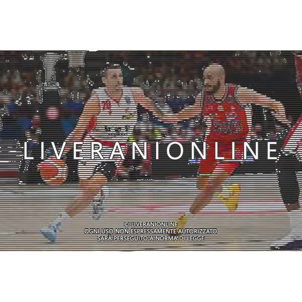 ¬© TVRG Andrea Cinciarini (Pallacanestro Reggiana) e Shavon Shields (Olimpia Milano) Assago (MI) 17-05-2022 Mediolanum Forum AX Armani Exchange Milano vs UnaHotels Reggio Emilia Campionato Serie A UnipolSai gara 2 quarti di finale playoff foto Roberto Garavaglia/ag. Aldo Liverani sas/AGENZIA ALDO LIVERANI SAS