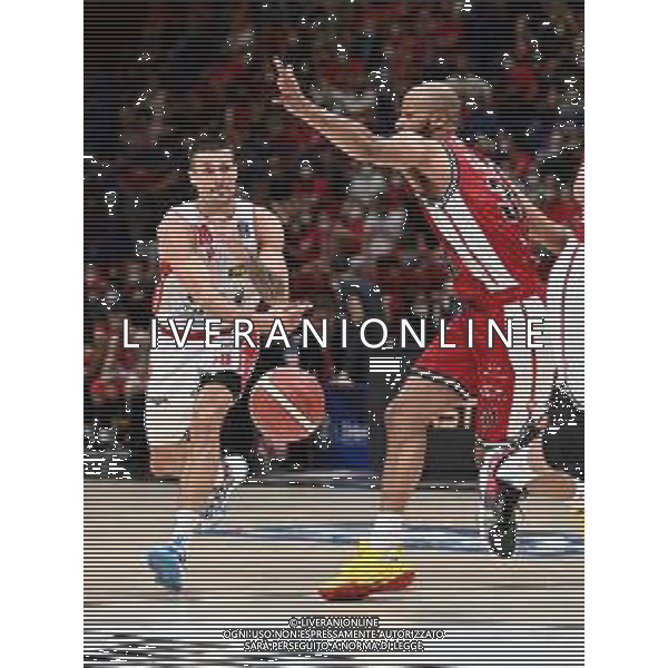 © TVRG Andrea Cinciarini (Pallacanestro Reggiana) e Shavon Shields (Olimpia Milano) Assago (MI) 17-05-2022 Mediolanum Forum AX Armani Exchange Milano vs UnaHotels Reggio Emilia Campionato Serie A UnipolSai gara 2 quarti di finale playoff foto Roberto Garavaglia/ag. Aldo Liverani sas/AGENZIA ALDO LIVERANI SAS