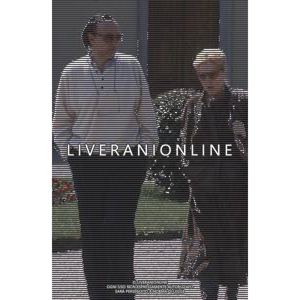 RETROSPETTIVA PIPPO BAUDO PRESENTATORE TELEVISIVO NELLA FOTO CON LA MOGLIE KATIA RICCIARELLI NELL\'ANNO 1986 ©ARCHIVIO/AGENZIA ALDO LIVERANI SAS