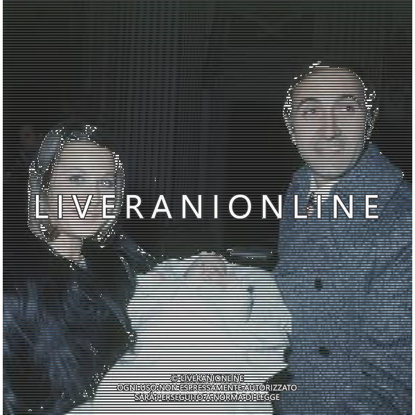 RETROSPETTIVA PIPPO BAUDO PRESENTATORE TELEVISIVO NELLA FOTO PIPPO BAUDO CON LA MOGLIE ANGELA LIPPI AL BATTESIMO DELLA FIGLIA TIZIANA AG ALDO LIVERANI SAS